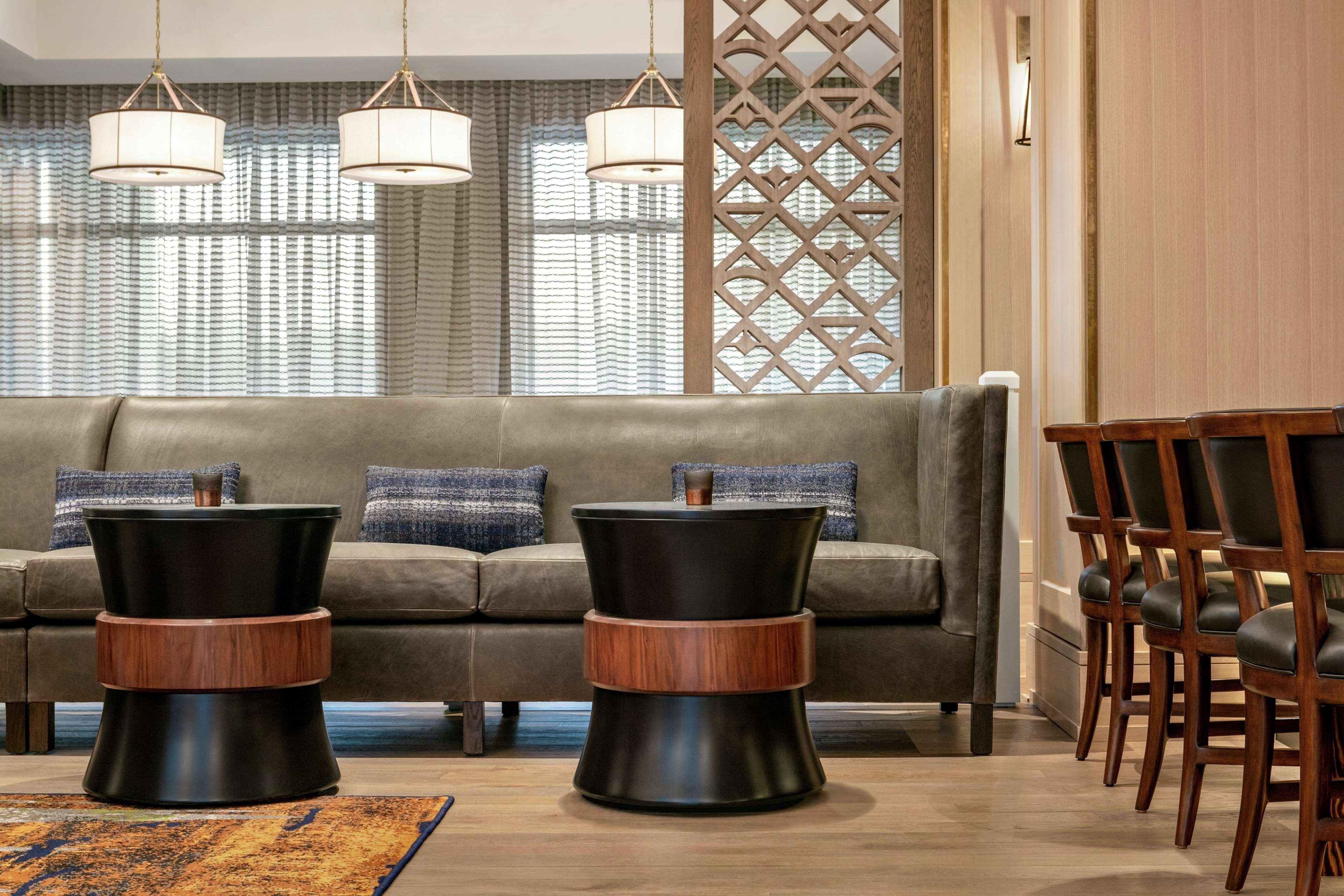 The Harpeth Downtown, Curio Collection By Hilton Franklin