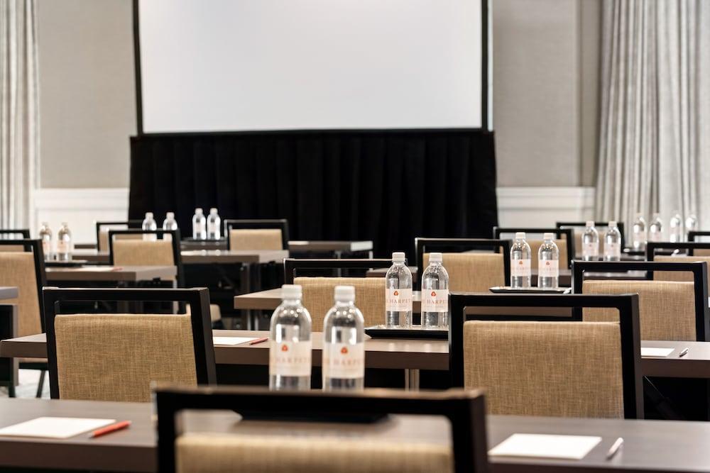 Hotel The Harpeth Downtown, Curio Collection By Hilton