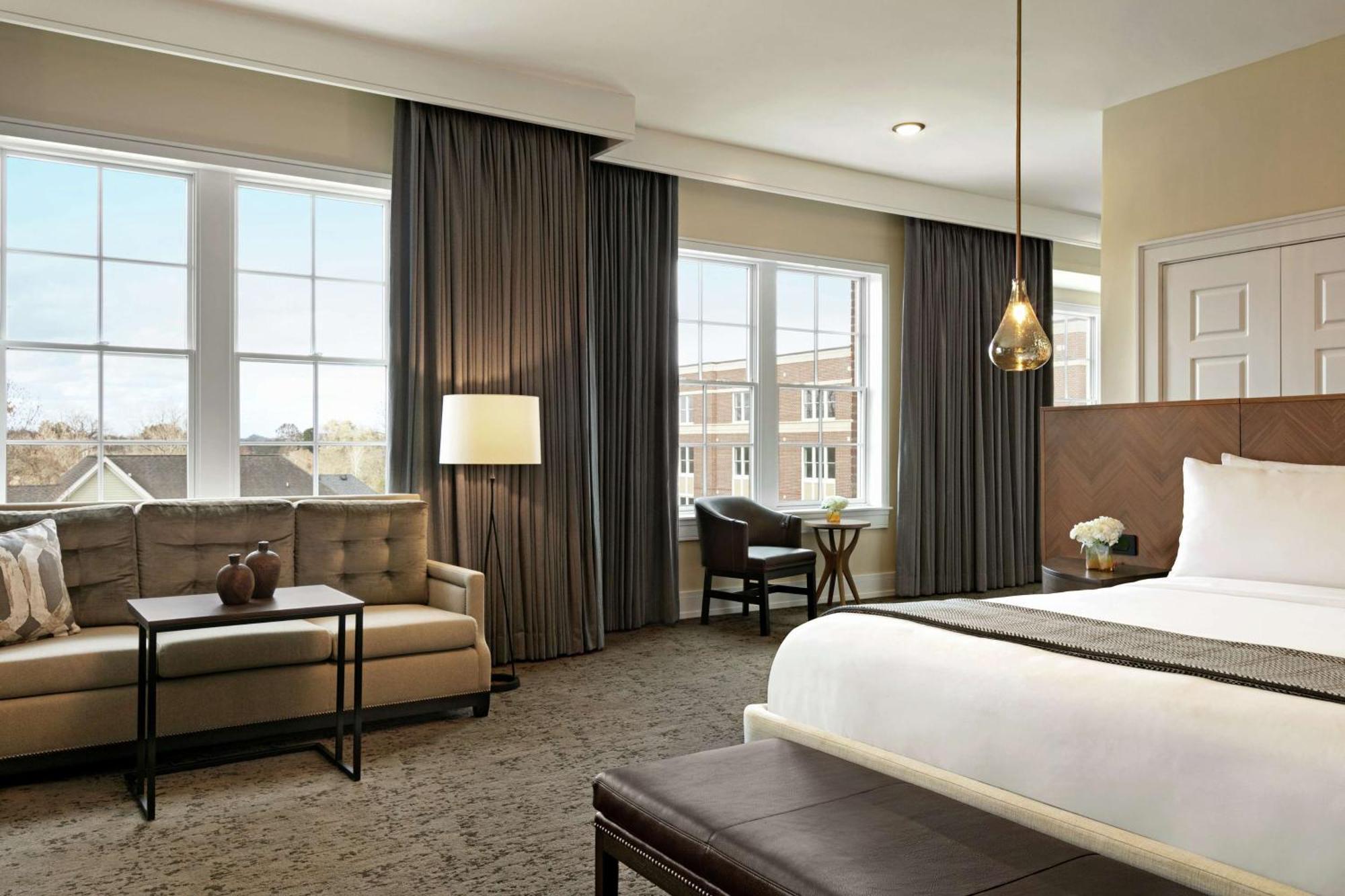 The Harpeth Downtown, Curio Collection By Hilton Franklin