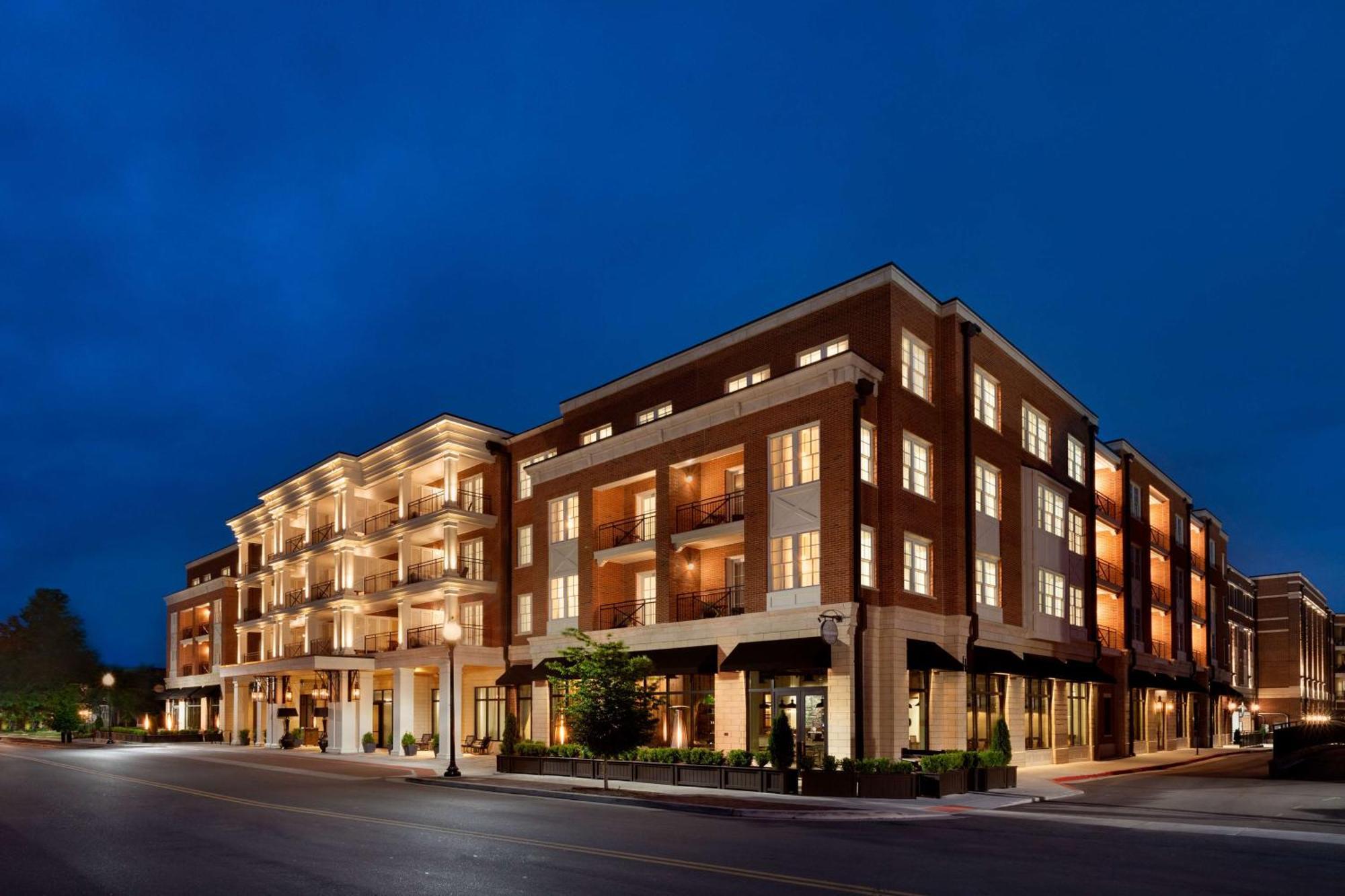 The Harpeth Downtown, Curio Collection By Hilton Franklin