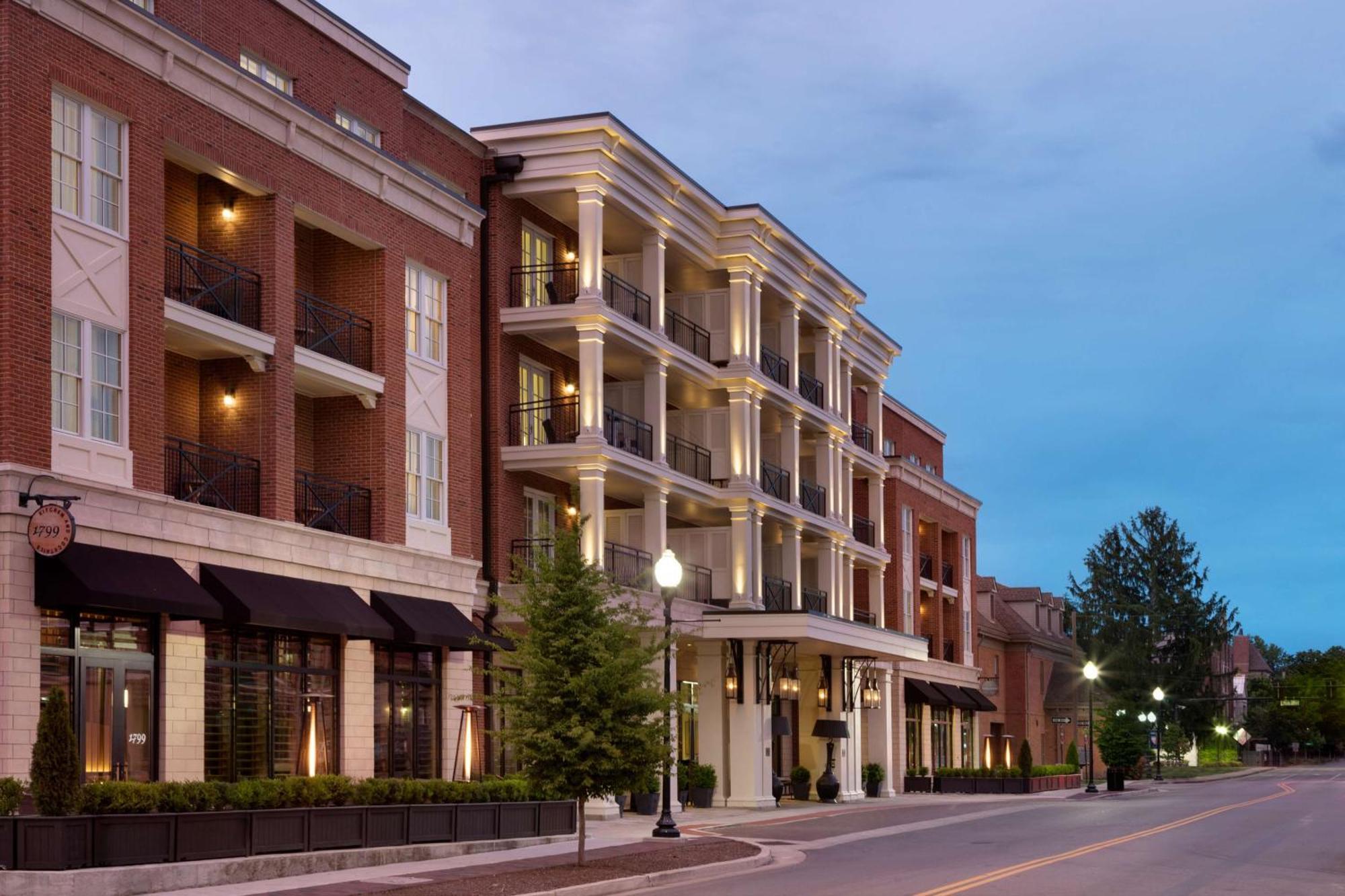 The Harpeth Downtown, Curio Collection By Hilton Franklin